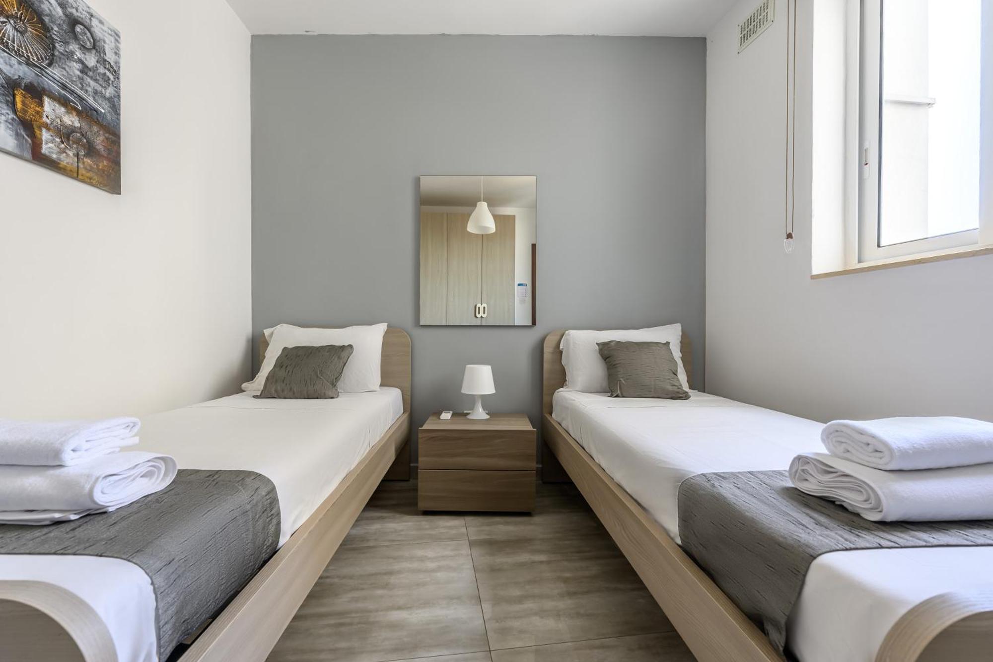 F11 Room 2, Private Room Two Single Beds Shared Bathroom In Shared Flat Msida Extérieur photo