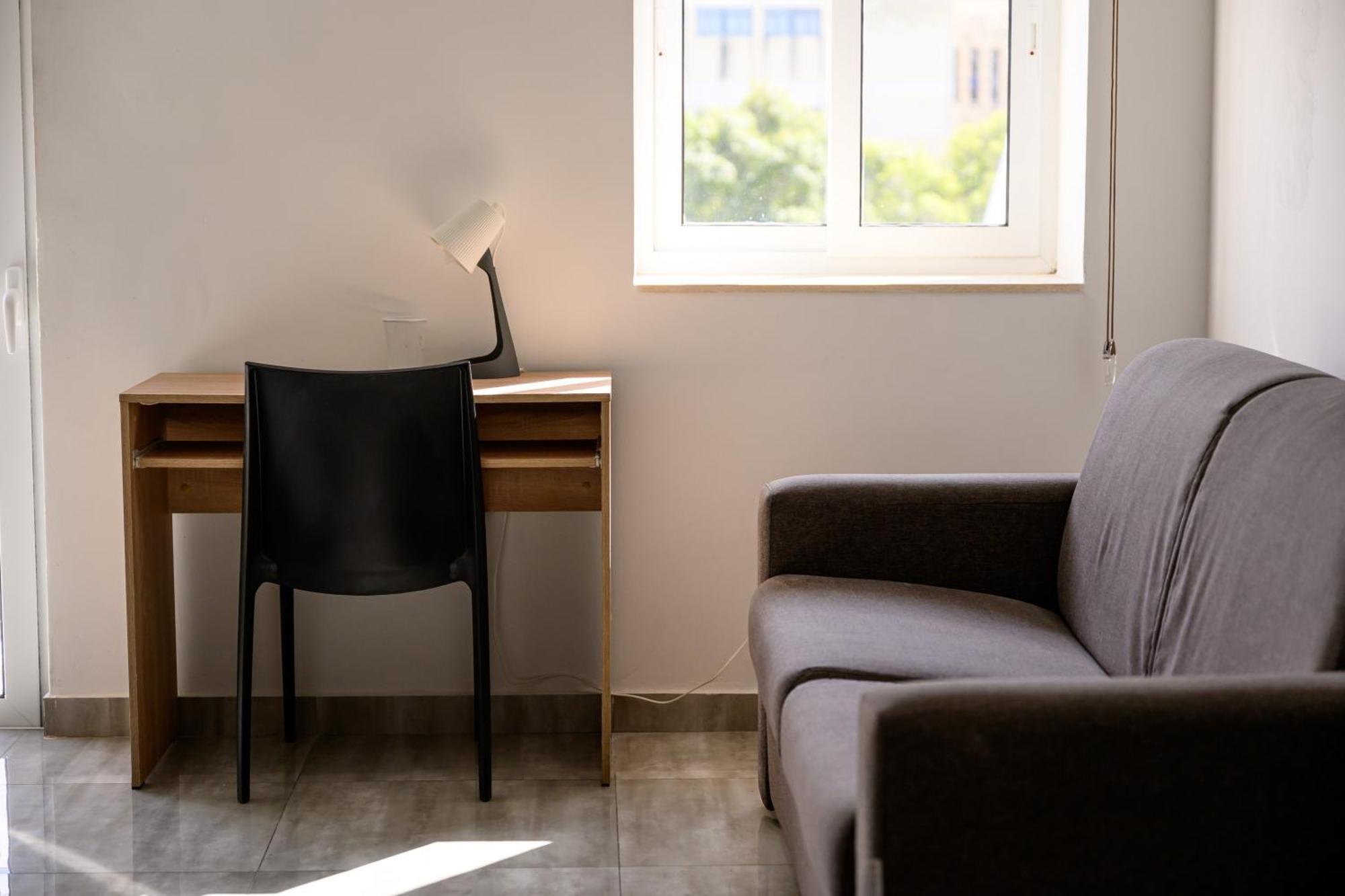 F11 Room 2, Private Room Two Single Beds Shared Bathroom In Shared Flat Msida Extérieur photo